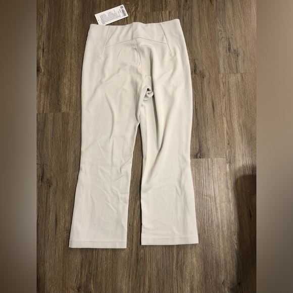 NWT Lululemon Bone Ribbed Softstreme Crop 25” High Rise Pant - Picture 2 of 7